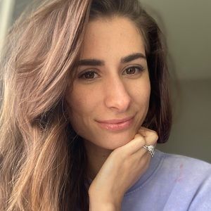 Meet your Posher, Camila